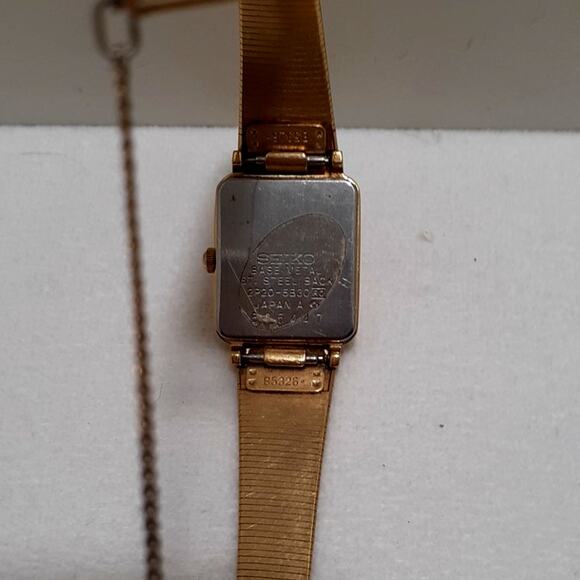 Vintage Seiko Ladies Wristwatch Gold Tone Quartz Japan Movement main image 4
